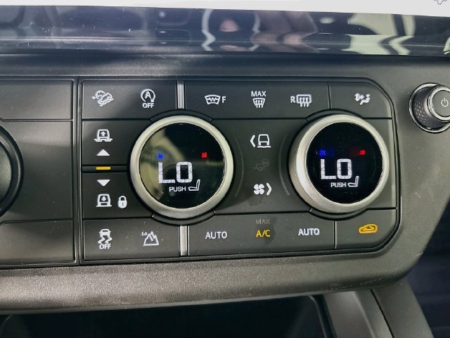 New 2026 Black Land Rover X-Dynamic SE image 16