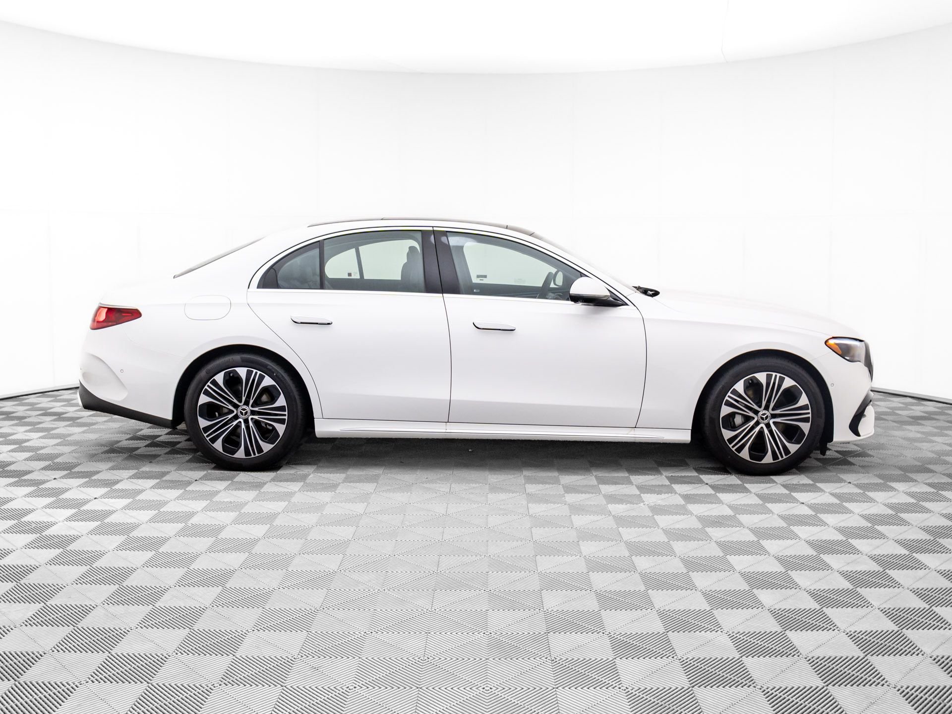New 2026 White Mercedes-Benz E 350 image 6