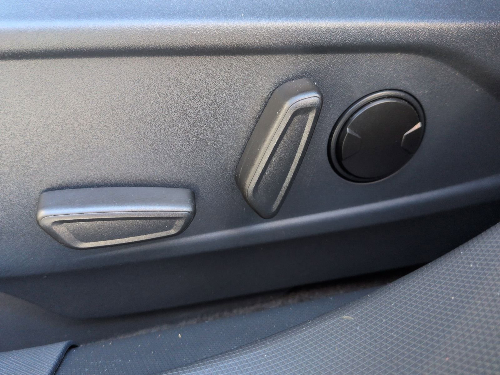 2025 Ford Mustang Mach-E Premium - Photo 18