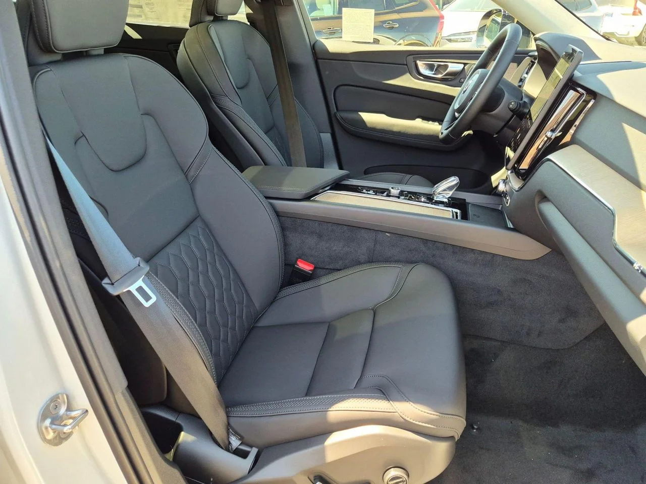 New 2026 Crystal White Volvo Plus image 14
