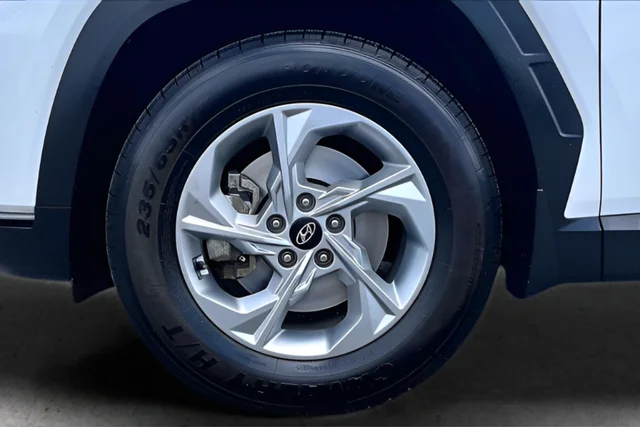 Used 2022 Gray Hyundai SEL image 35