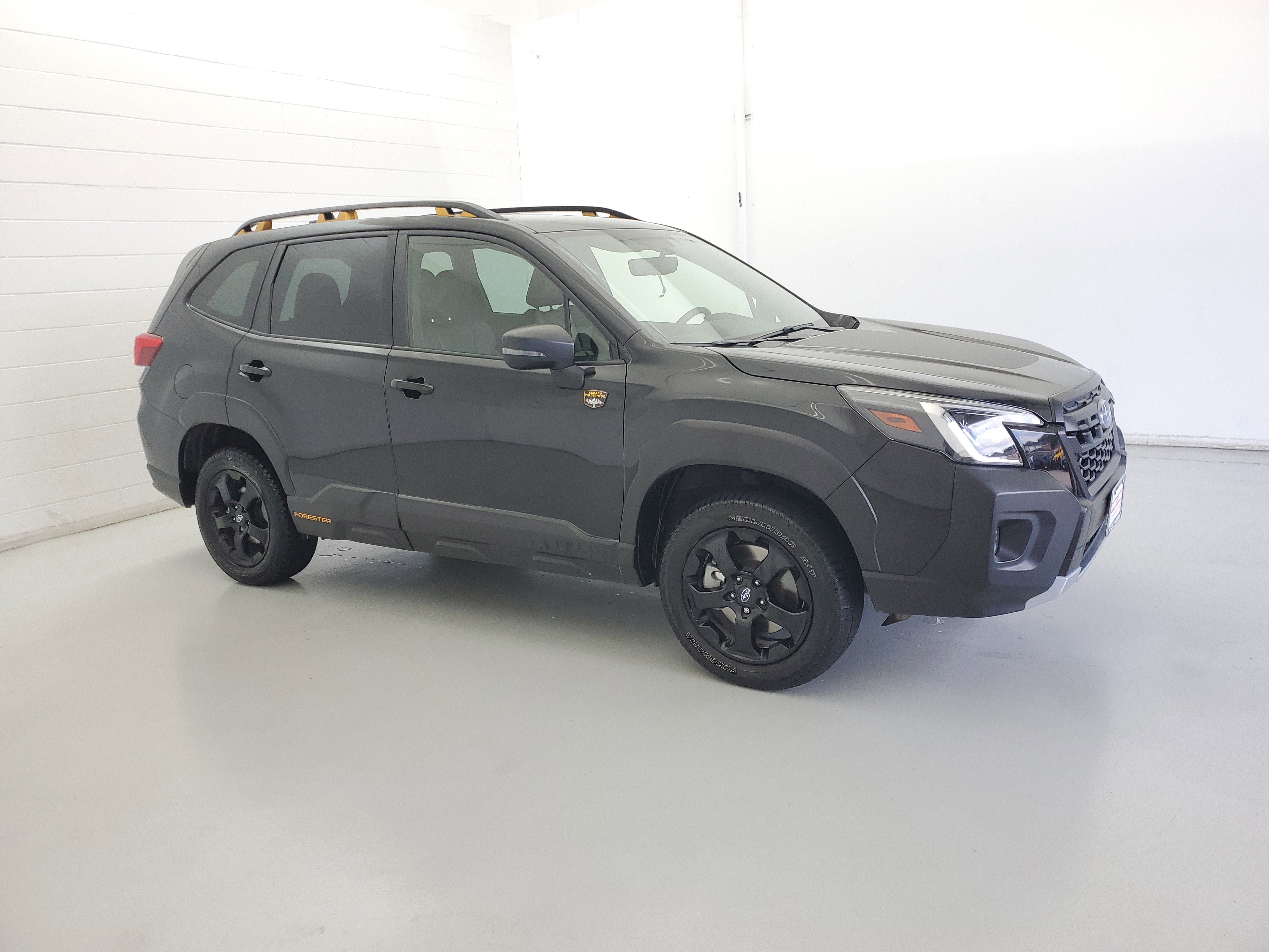 Used 2023 Crystal Black Pearl Subaru Wilderness image 4