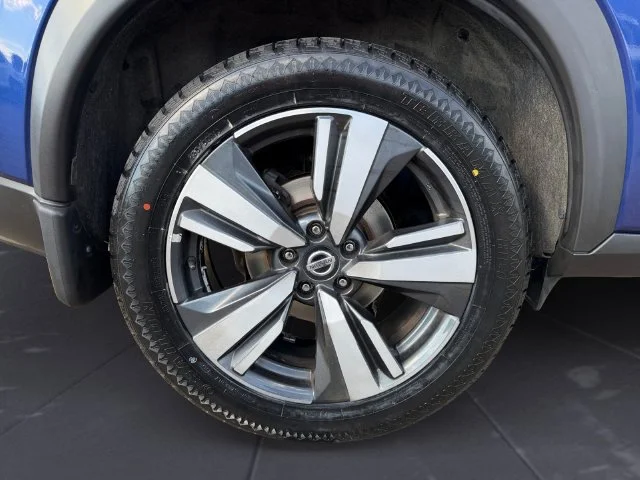 Used 2021 Blue Nissan SL image 46