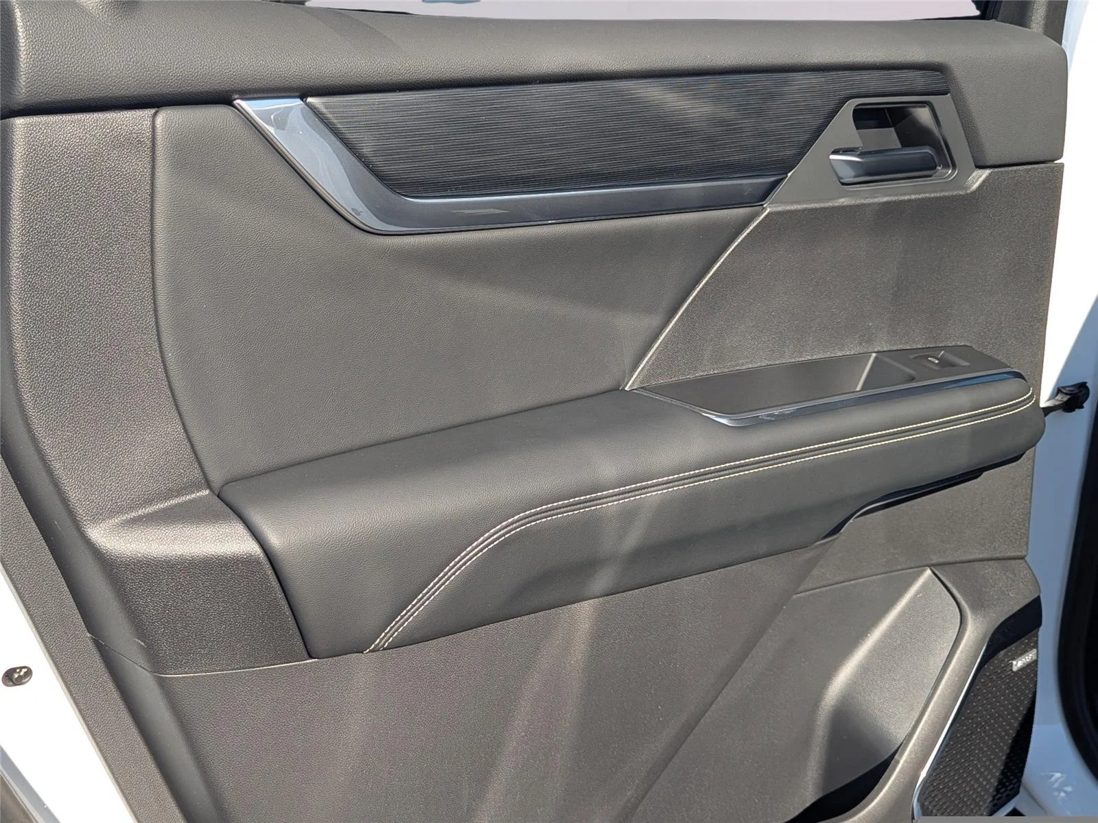 New 2026 Summit White GMC Elevation image 26