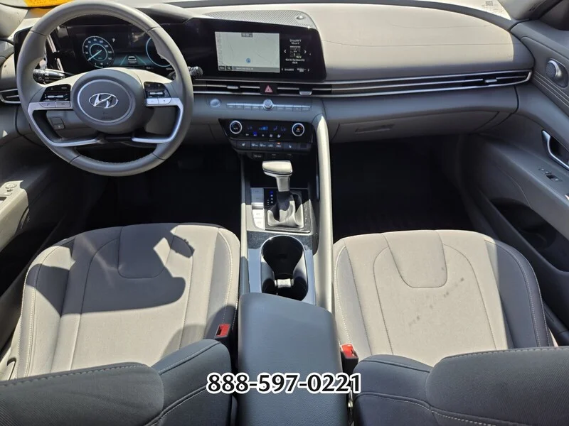 2023 Hyundai Elantra SEL - Photo 13