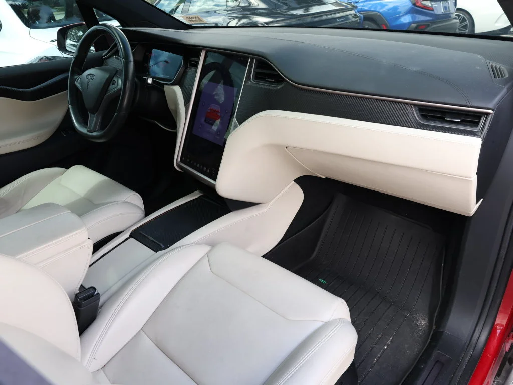 Used 2019 Red Tesla  image 21