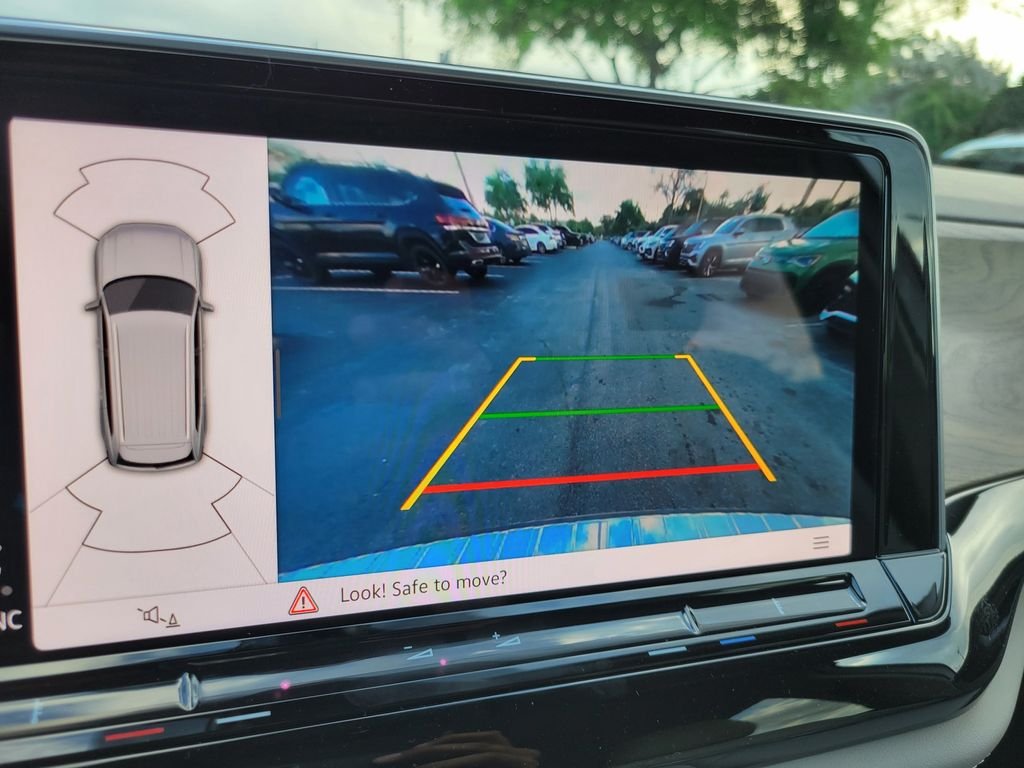 New 2026 White/off-white Volkswagen SE w/Technology image 17