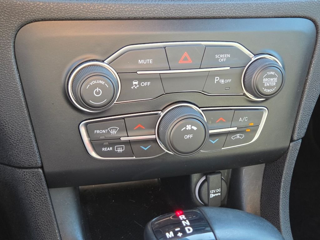 Used 2023 Black Dodge SXT image 32