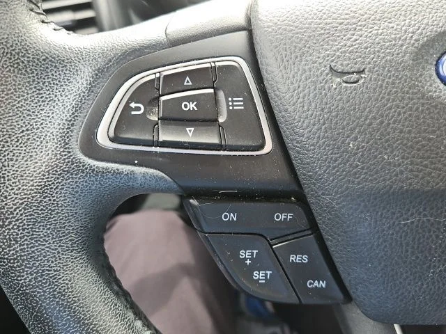 Used 2020 Blue Ford SE image 21