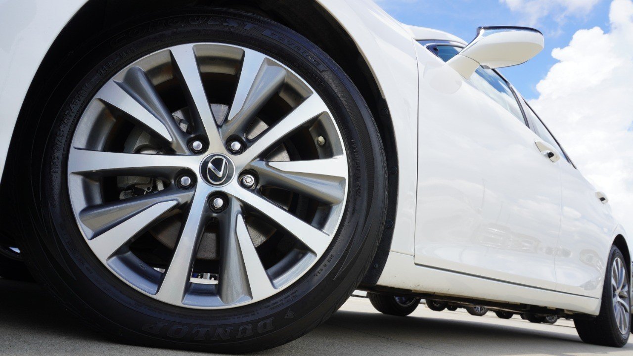 Certified Used 2021 White Lexus ES 350 image 11