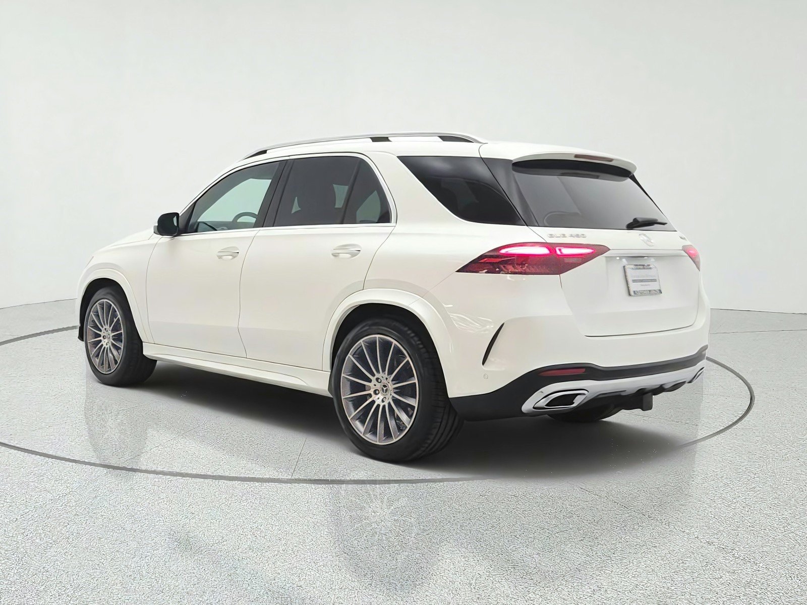 Certified Used 2024 MANUFAKTUR Diamond White Metallic Mercedes-Benz GLE 450 4MATIC® SUV image 7