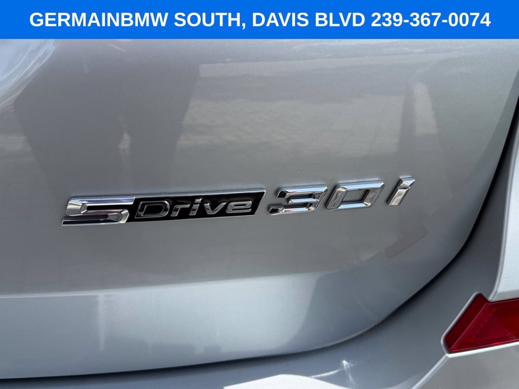 Used 2021 Glacier Silver Metallic BMW sDrive30i image 4
