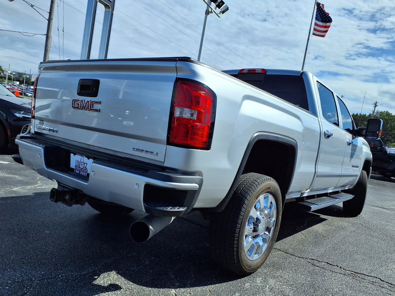 Used 2017 QUICKSILVER METALLIC GMC Denali image 39