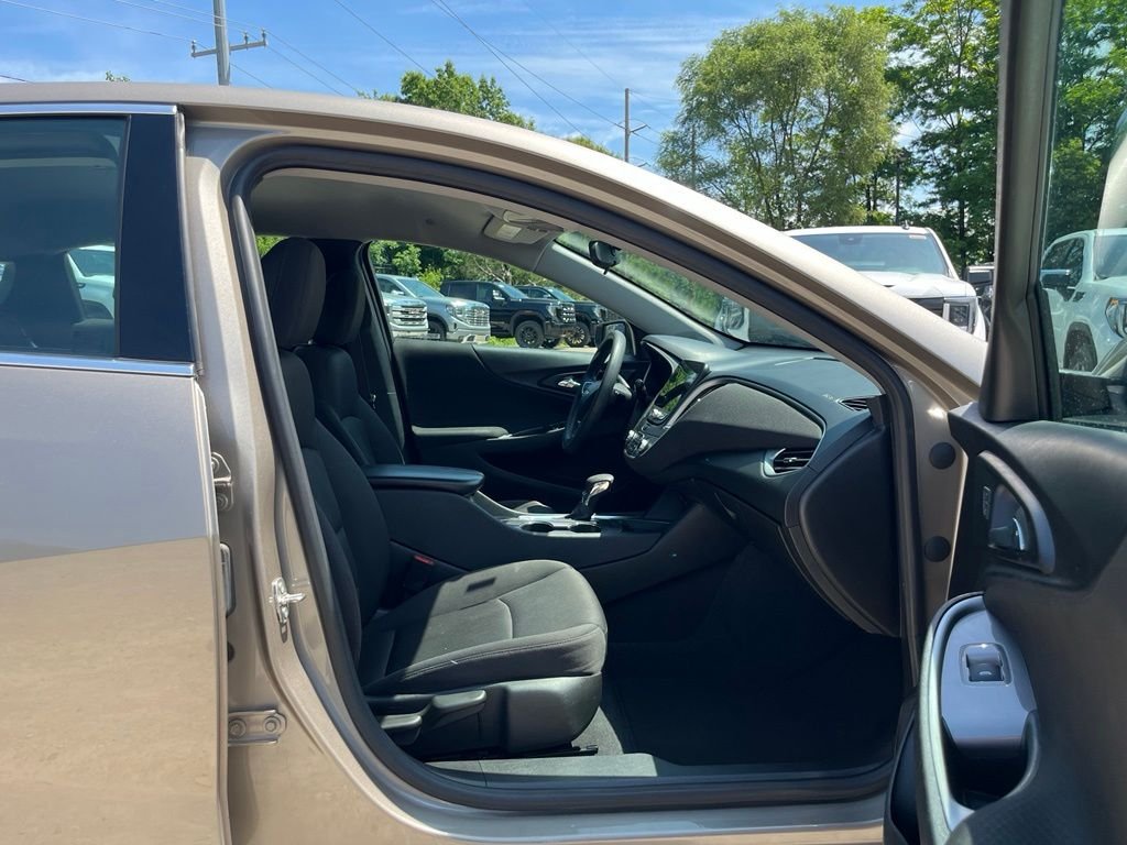 Used 2022 Mineral Gray Metallic Chevrolet LT image 34