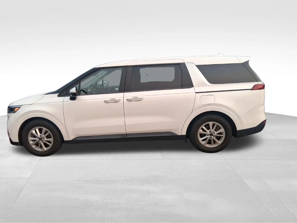 Used 2022 White Kia LXS image 9