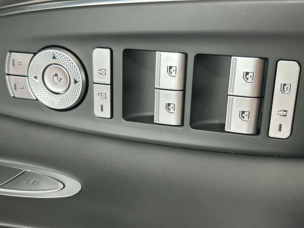 2026 GENESIS GV70 Sport Advanced - Photo 13