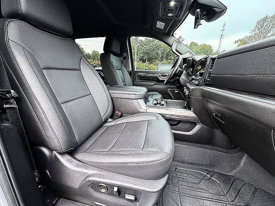 Used 2025 Sterling Gray Metallic Chevrolet LTZ image 21