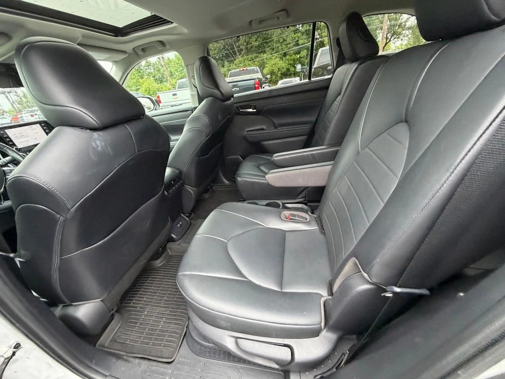 Used 2021 Silver Toyota XLE image 52