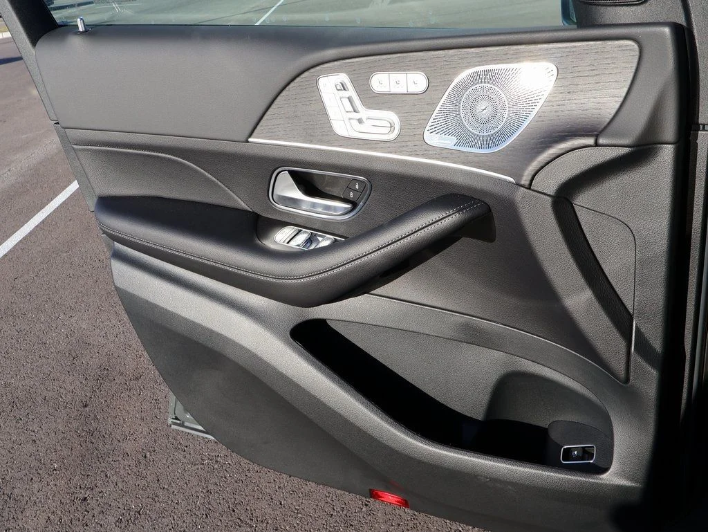 New 2026 MANUFAKTUR Silicon Gray Mercedes-Benz GLE 450 image 38