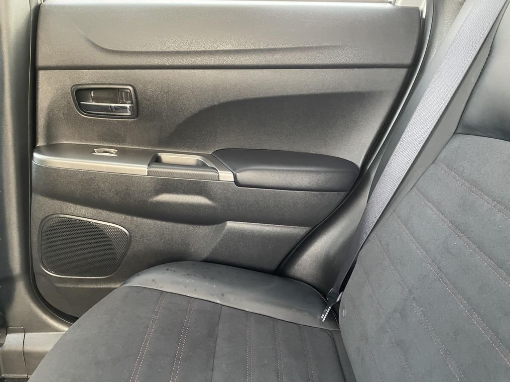 Used 2024  Mitsubishi 2.0 ES image 17