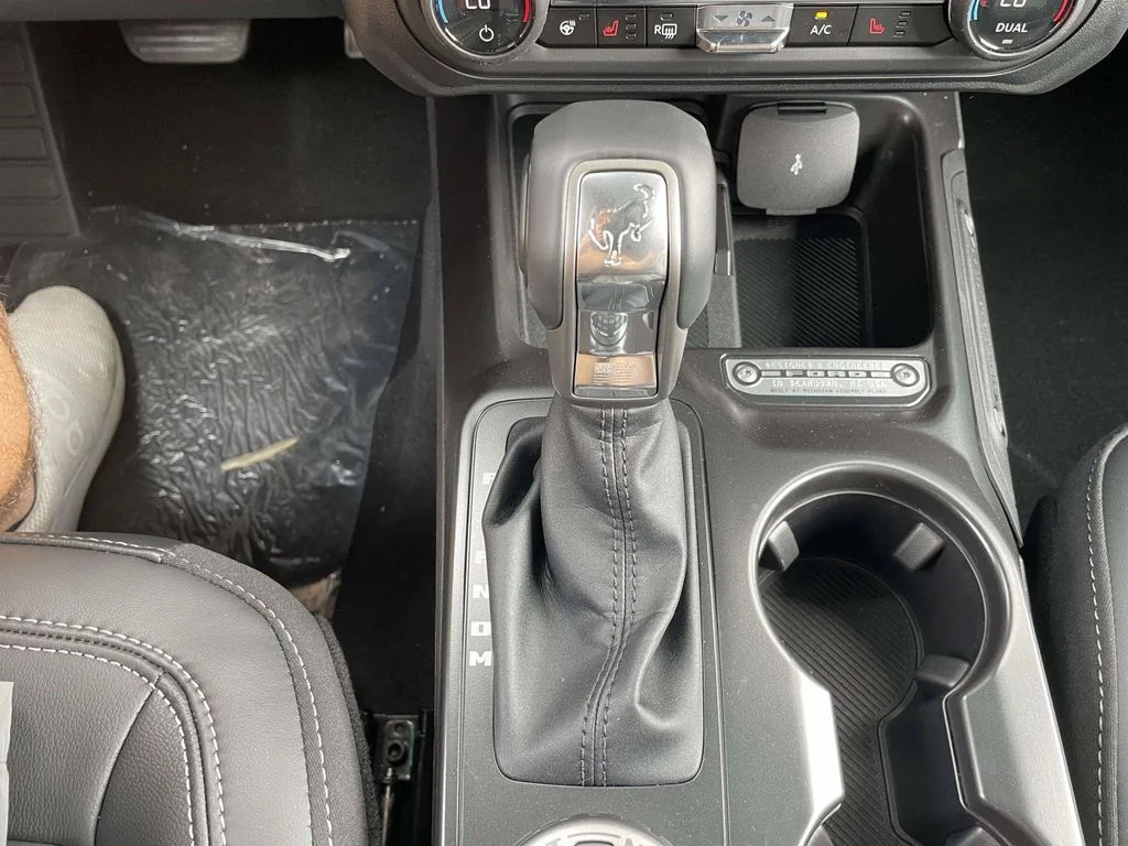 New 2026 Avalanche Gray Ford Outer Banks image 17