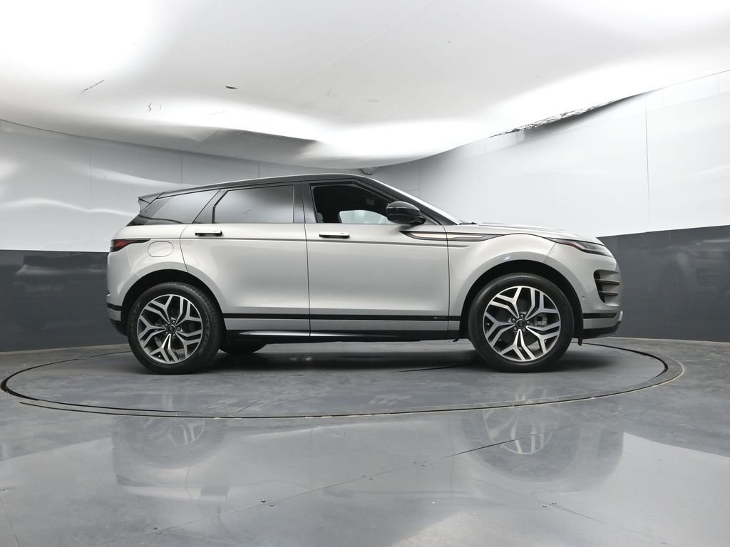 Used 2020  Land Rover First Edition image 31