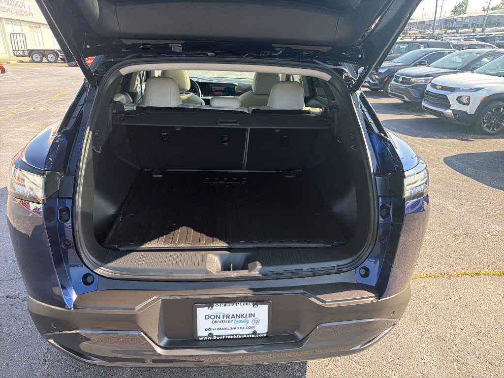 Used 2025 Blue Nissan SL image 10