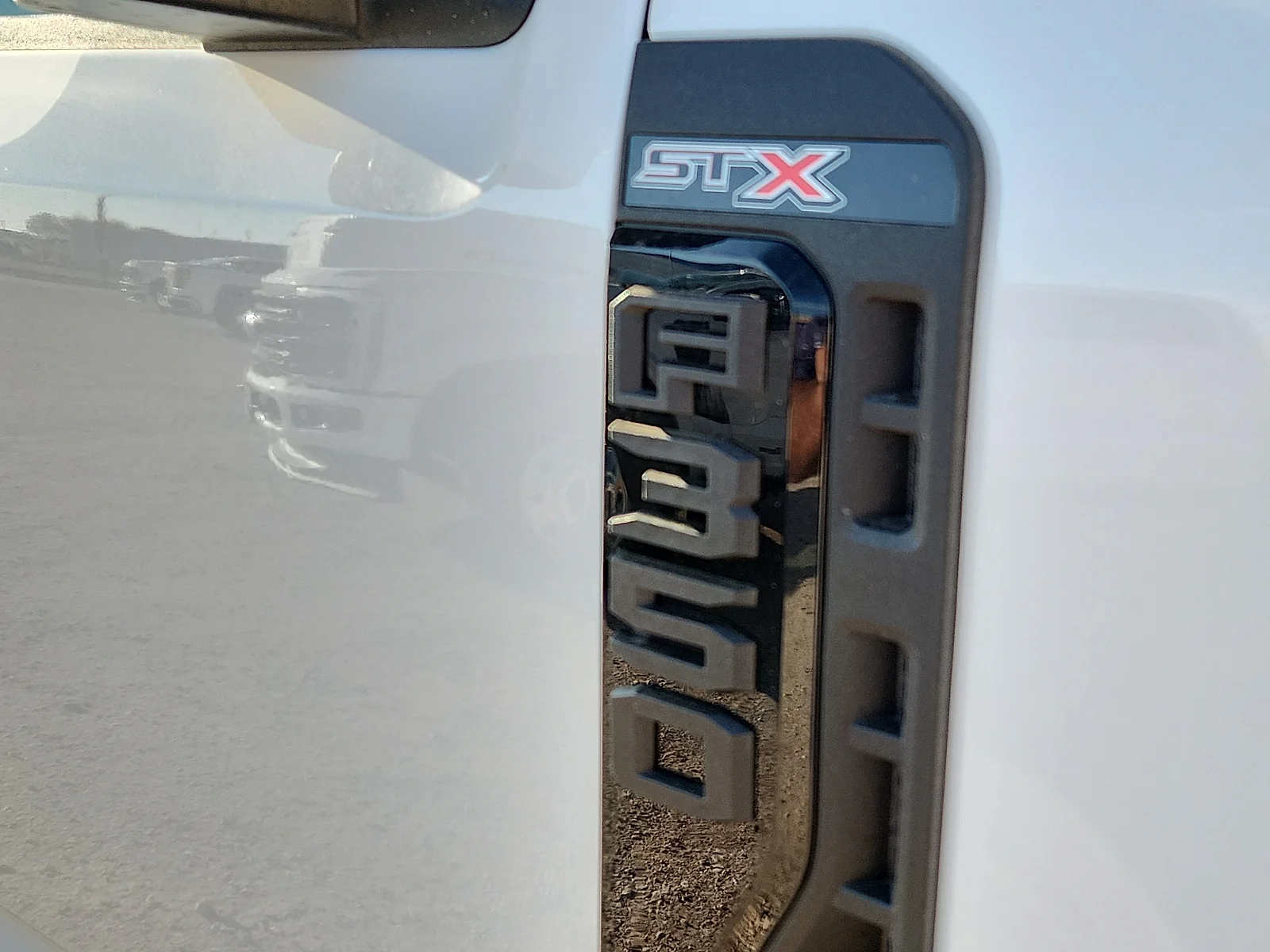 New 2027 Oxford White Ford XL image 10