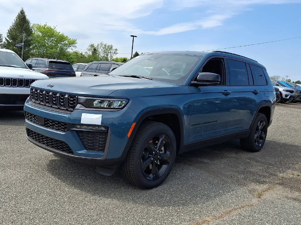 New 2026 Steel Blue Exterior Paint Jeep Limited image 4