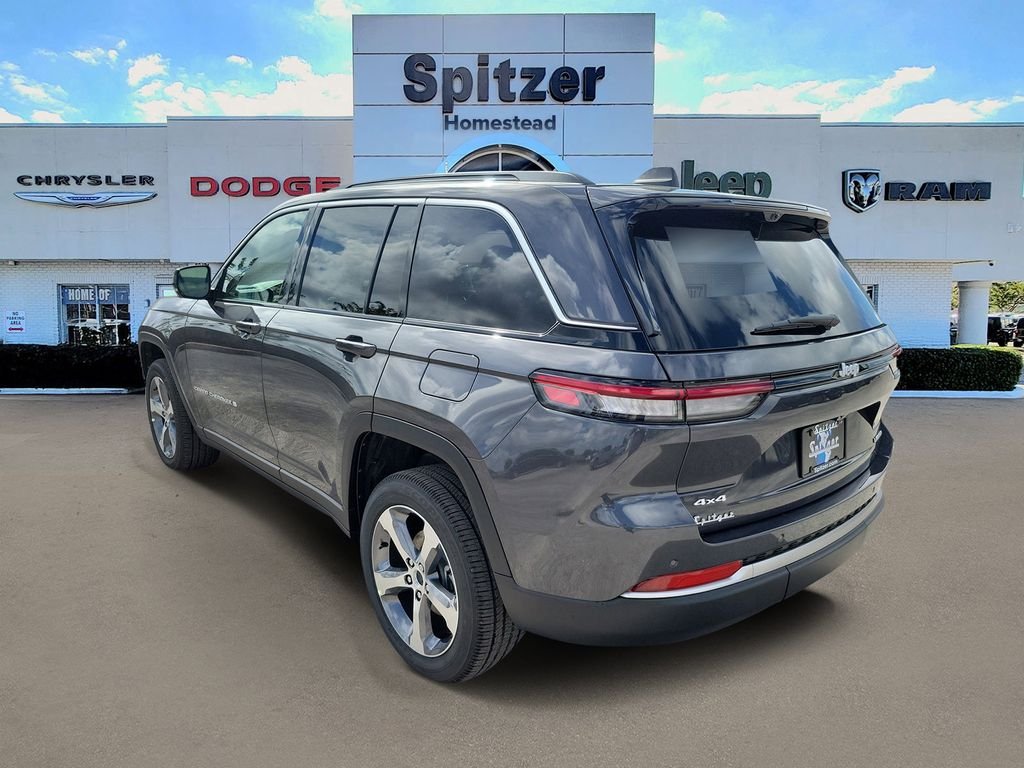 New 2026 Baltic Gray Metallic Clear-Coat Exterior Paint Jeep Limited image 3