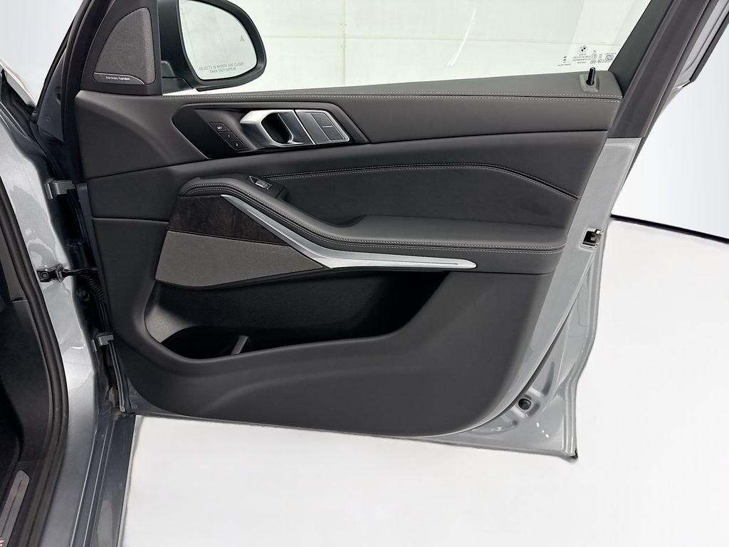 2026 BMW X7 40i - Photo 24