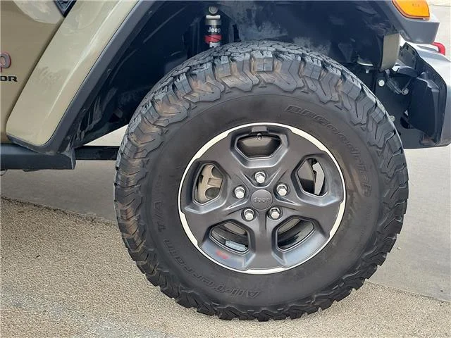 Used 2020 Gobi Clearcoat Jeep Rubicon 4x4 Crew Cab 5 ft. box image 6