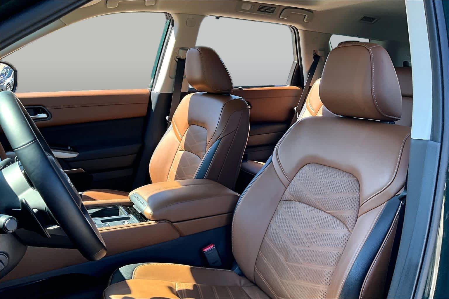 Certified Pre-Owned 2025 Nissan Pathfinder Platinum
