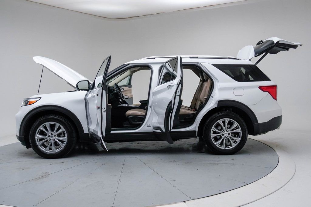 Used 2023 White Ford Limited image 18
