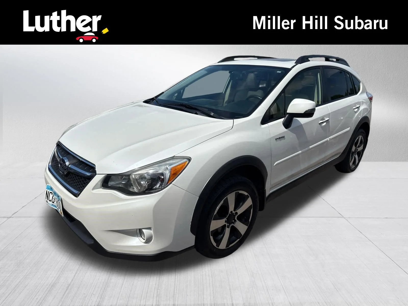 Used 2014 Satin White Pearl Subaru Touring image 1