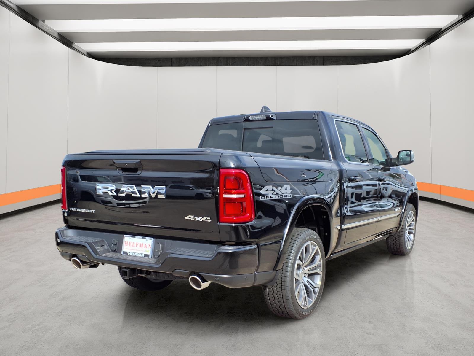 New 2026 Diamond Black Crystal Pearl-Coat Exterior Paint RAM Tungsten image 6