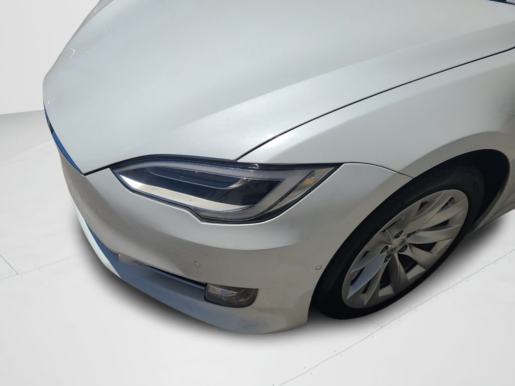 Used 2019  Tesla Performance image 23