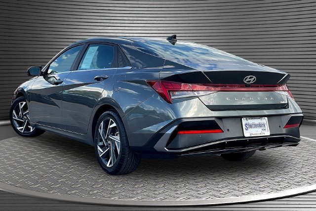 2024 Hyundai Elantra Limited - Photo 7