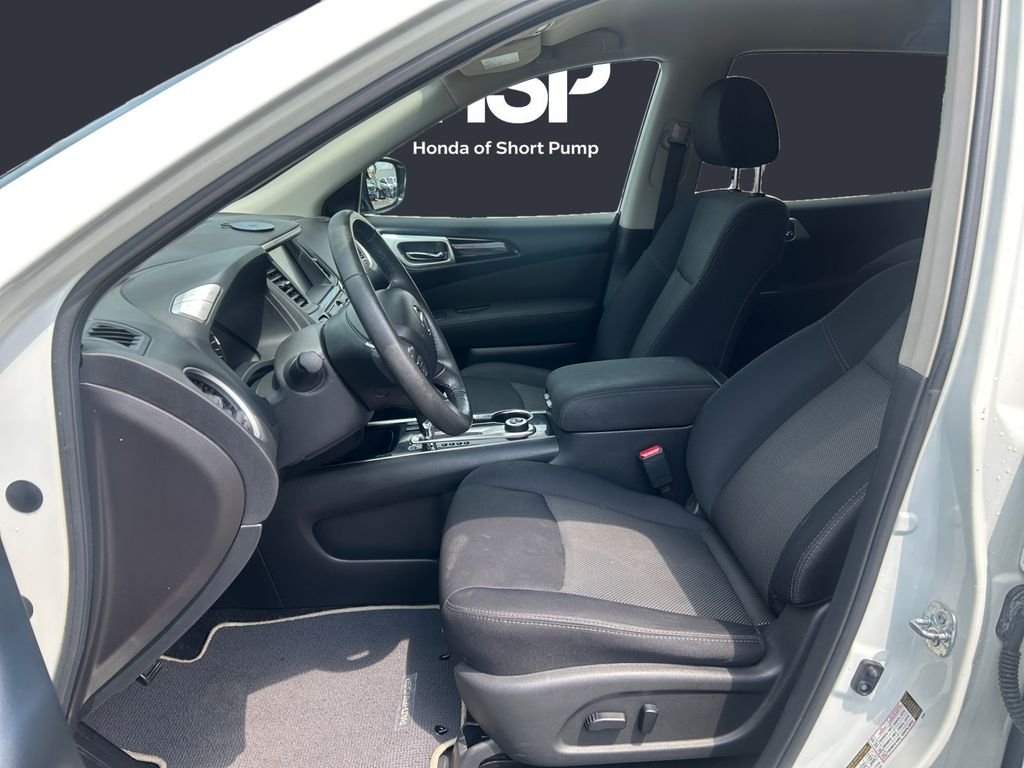 Used 2017 Pearl White Nissan SV image 9