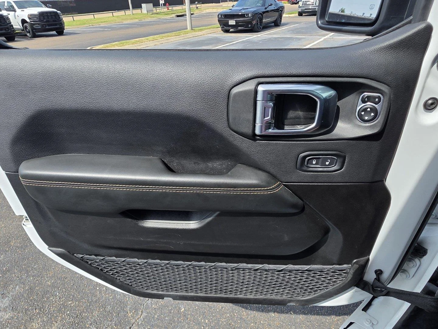 Used 2026 Bright White Clearcoat Jeep Sahara image 23
