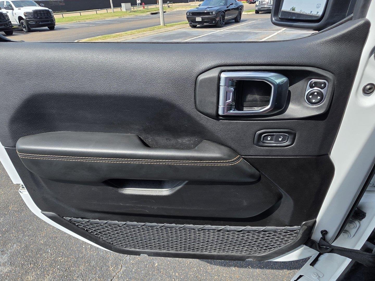 Used 2026 Bright White Clearcoat Jeep Sahara image 23
