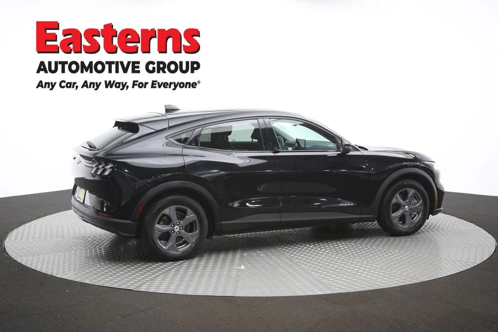 Used 2021 Black Ford Select image 41
