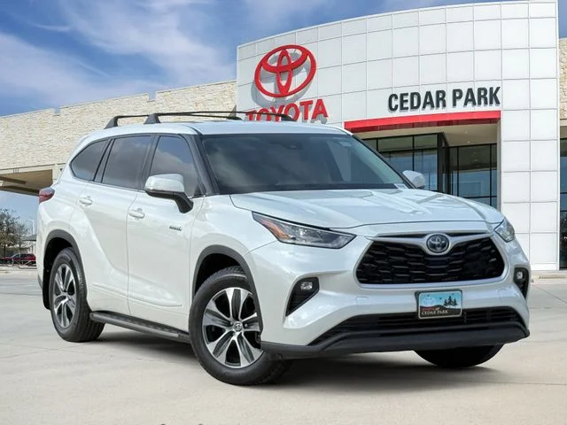 Pre-Owned 2021 Toyota Highlander Hybrid LE FWD 4D Sport Utility