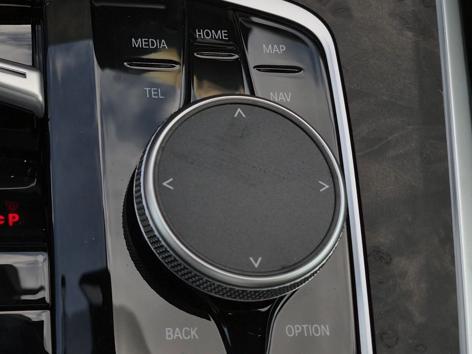 New 2026 Mineral White Metallic BMW xDrive40i image 30