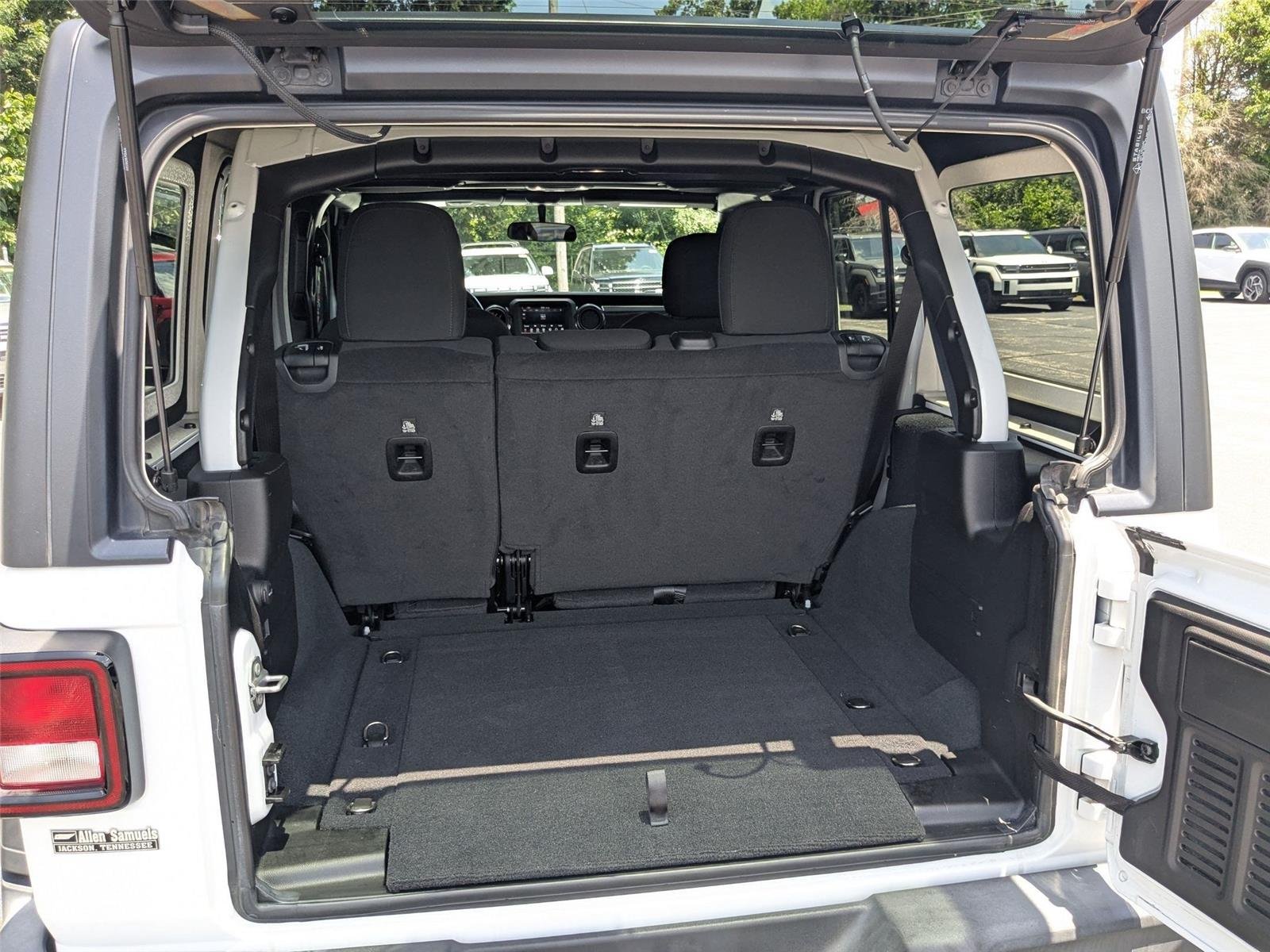 Used 2022 Bright White Clearcoat Jeep Unlimited Sport Altitude image 5