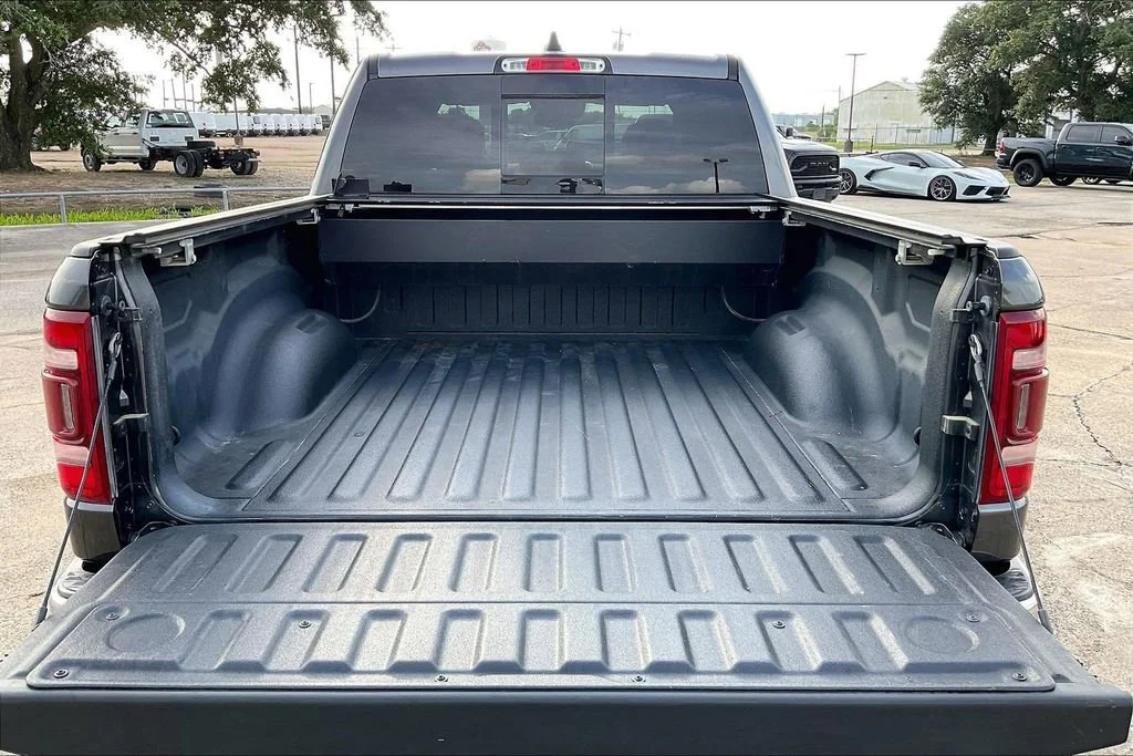 Used 2022  Ram Laramie image 33