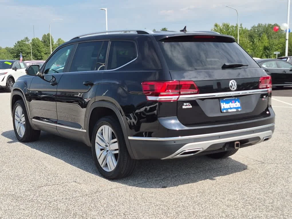 Used 2019 Deep Black Pearl Volkswagen 3.6L V6 SEL image 4