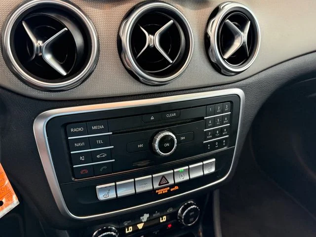 Used 2018 Gray Mercedes-Benz GLA 250 image 21