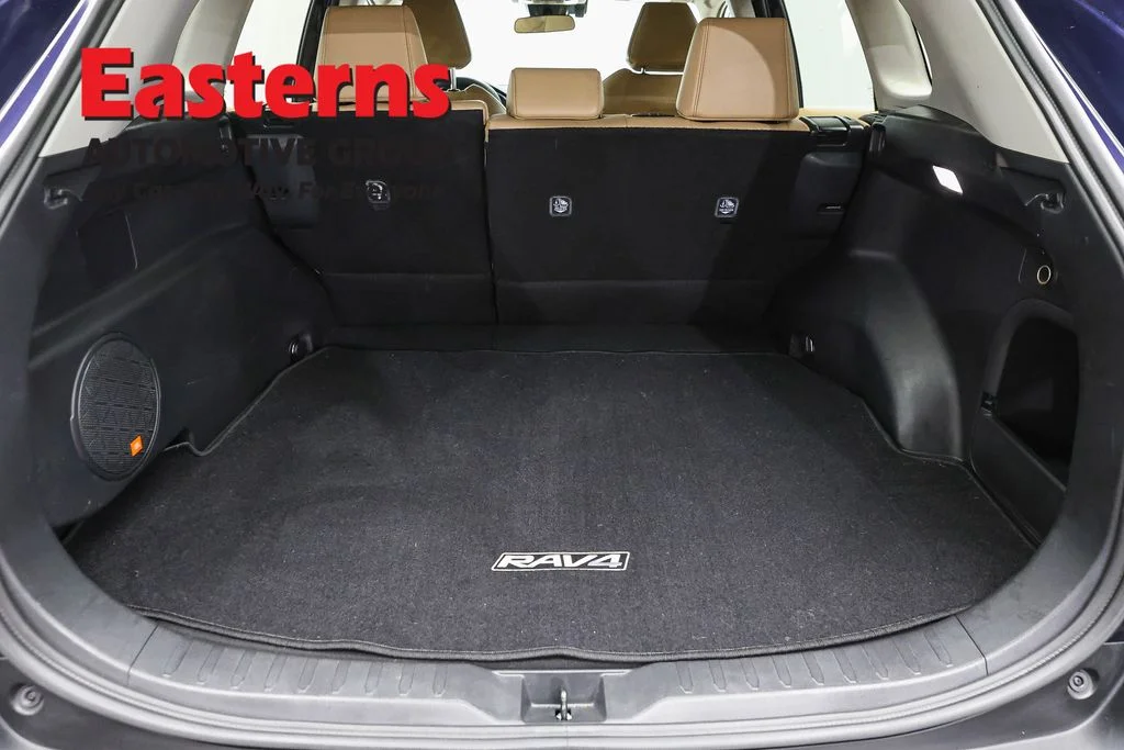 Used 2024 Blue Toyota XLE Premium image 9
