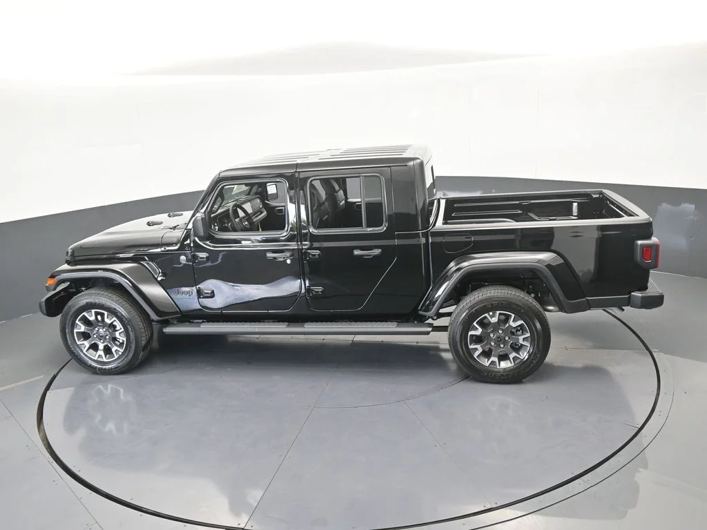 New 2026 Black Clear-Coat Exterior Paint Jeep Sahara image 43